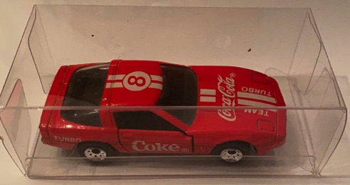 01065-3 € 3,00 coca cola auto sportwagen rood nr 8.jpeg